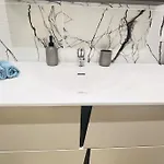 New And Elegant On The Navigli Netflix E דירה מילאנו