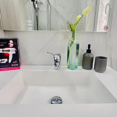 New And Elegant On The Navigli Netflix E * Milano