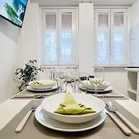 New And Elegant On The Navigli Netflix E דירה